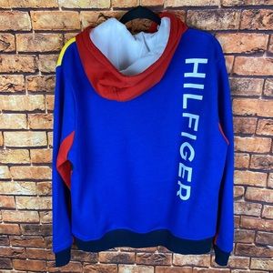 tommy hilfiger windbreaker